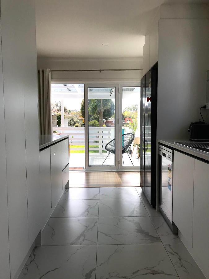 Bright & Comfy Stay In Newly Renovated Home With Parking 奥克兰 外观 照片