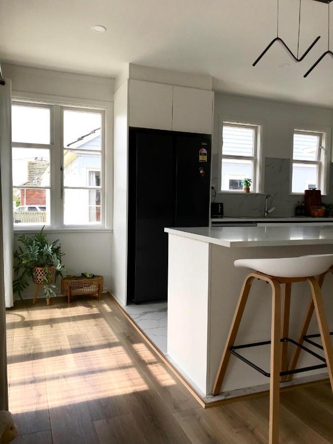 Bright & Comfy Stay In Newly Renovated Home With Parking 奥克兰 外观 照片